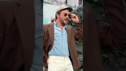 Jonathan Bailey doesn’t disappoint with the tiny glasses