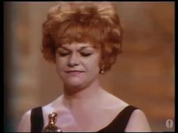 Estelle Parsons winning Best Supporting Actress