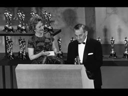 Hugh Griffith Wins Supporting Actor: 1960 Oscars