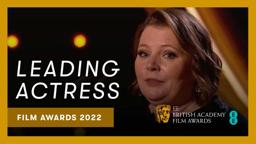 Joanna Scanlan Wins Leading Actress | EE BAFTA Film Awards 2022